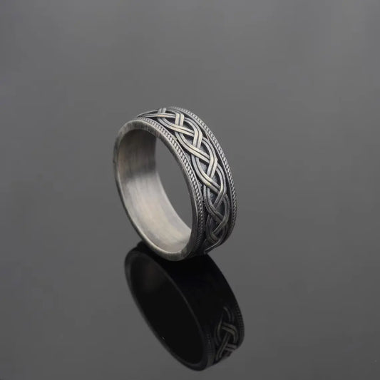 Expert Guide to Hypoallergenic Jewelry: Safe Sterling Silver Rings & Metals in 2026