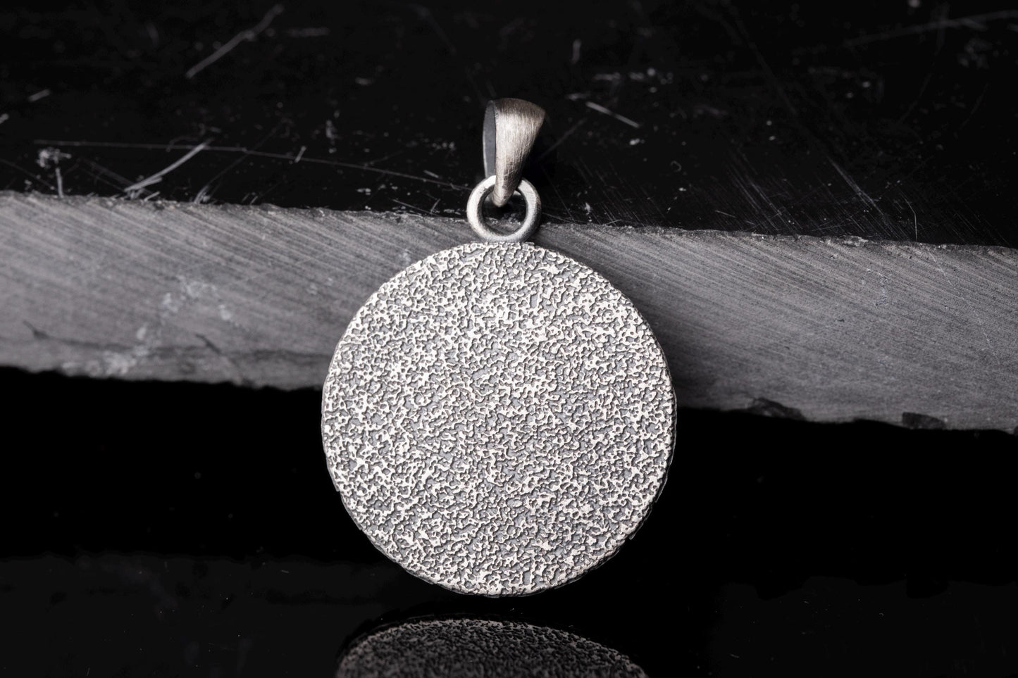 Screaming Woman Skull Pendant