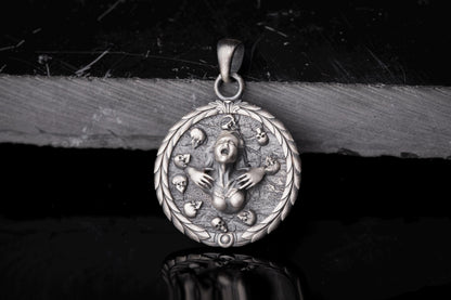 Screaming Woman Skull Pendant