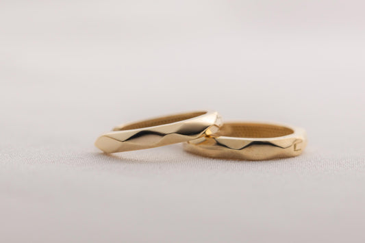 Minimalist Simple Hammered Huggie Hoop Earrings, Twisted Huggie Jewelry, Simple Geometric Jewellery, Everyday Earrings, Basic Twist Hoops