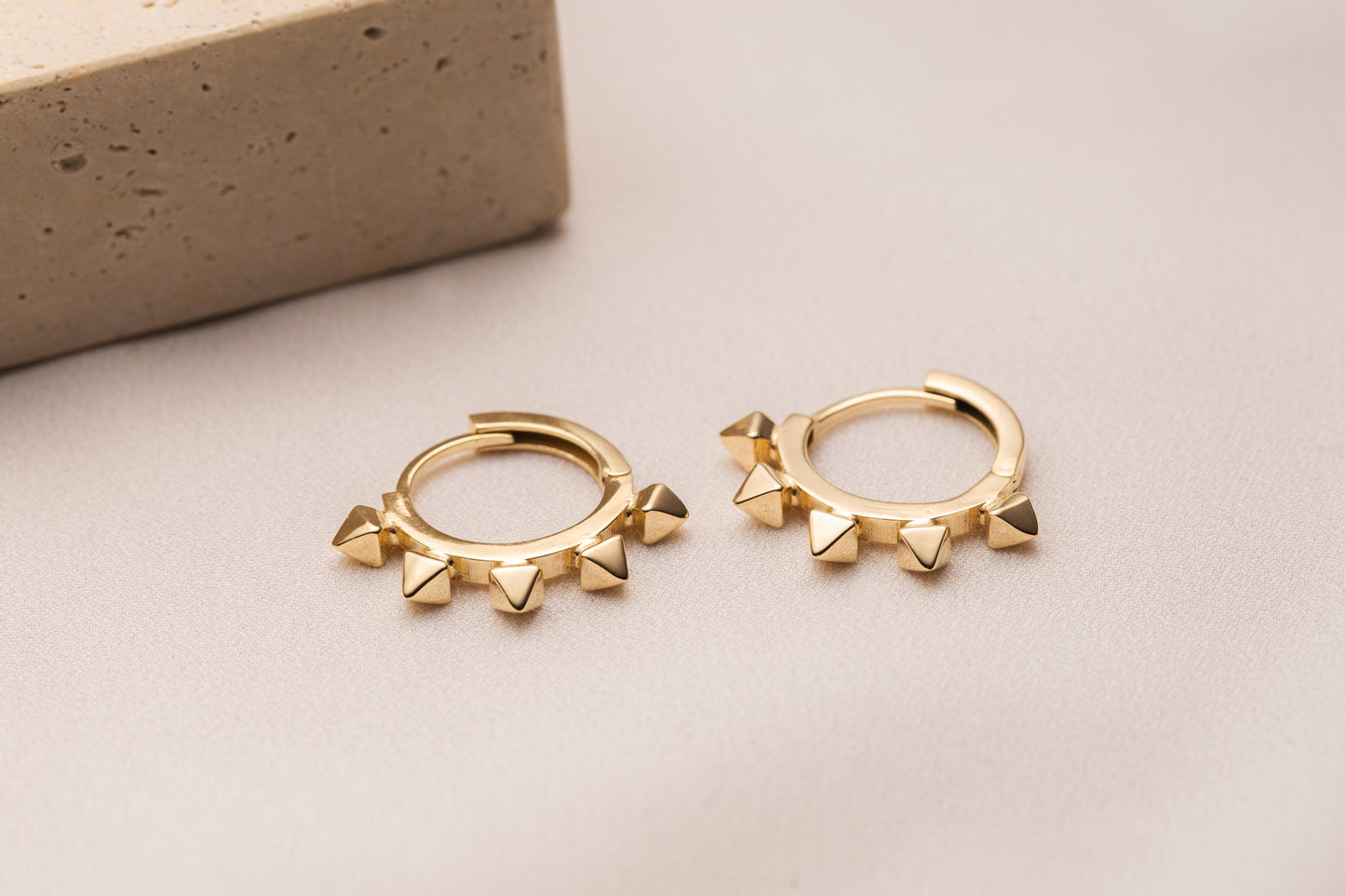 Pyramid Cartilage Hoop Earring, Geometric Hoop, Mini Plain Pyramid Hoops, Silver Pyramid Hoop Earrings, Pyramid Spike Small Hoop Earrings