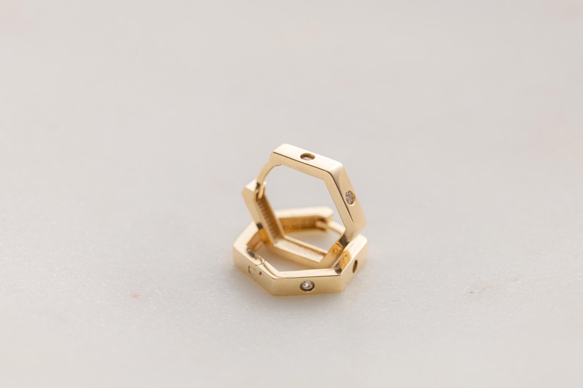 14k Gold Hexagon Huggie Hoop Earrings, Geometric Gold Earrings, Minimalist CZ Hoop, Modern Small Gold Hoops, Dainty Hexagon Earrings